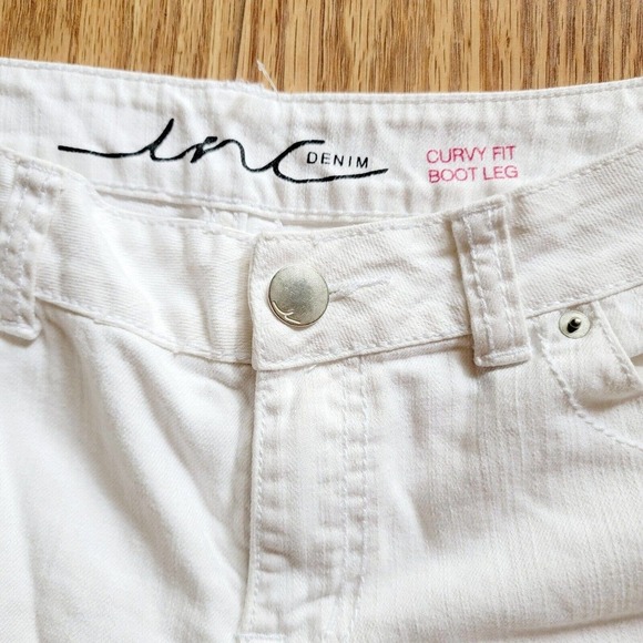 INC International Concepts 6 Women White Denim Skinny Leg Curvy Fit Jeans Size 6 - Picture 2 of 3